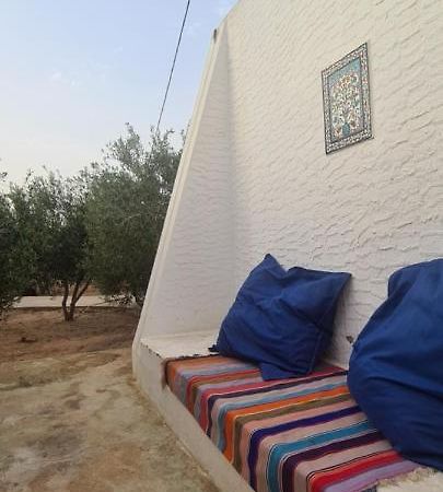 Typique Appartement Houmt El Souk Exterior foto